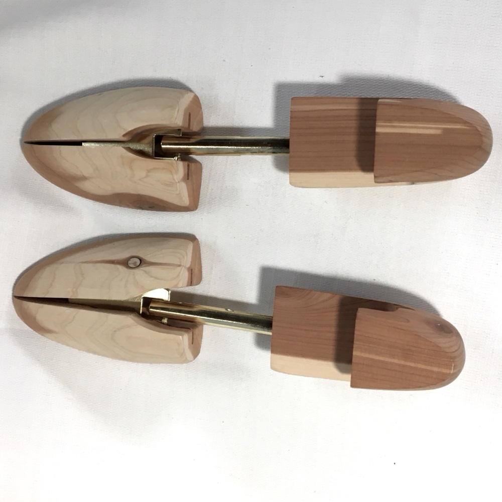 Cedar‎ Shoe Strechers M